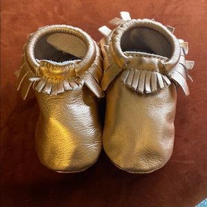 Freshly Picked Rose Gold Leather Moccs Sz 6